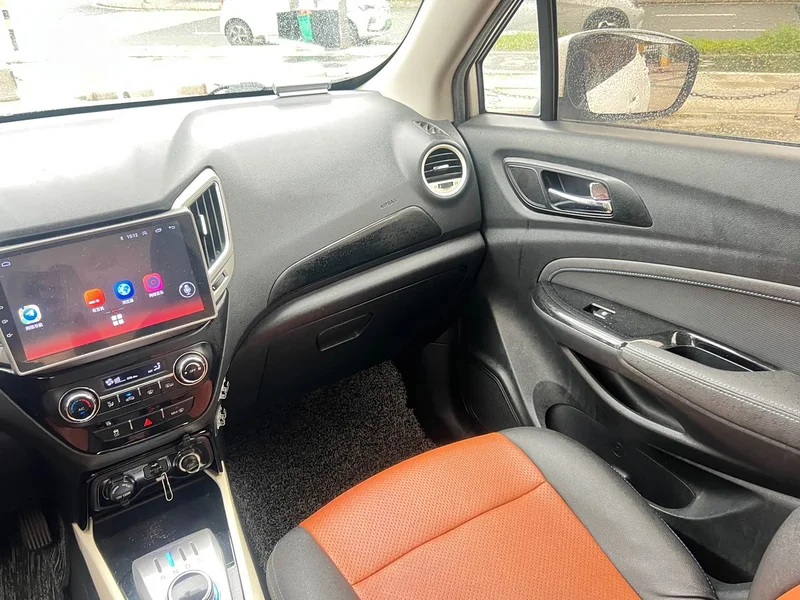 Changan CS15EV — фото 18