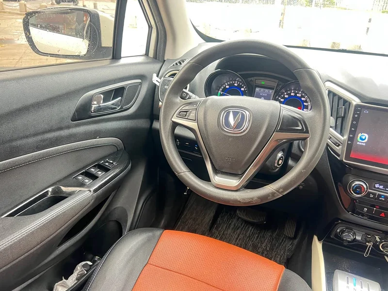 Changan CS15EV — фото 19