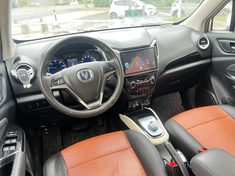 Changan CS15EV — фото 22