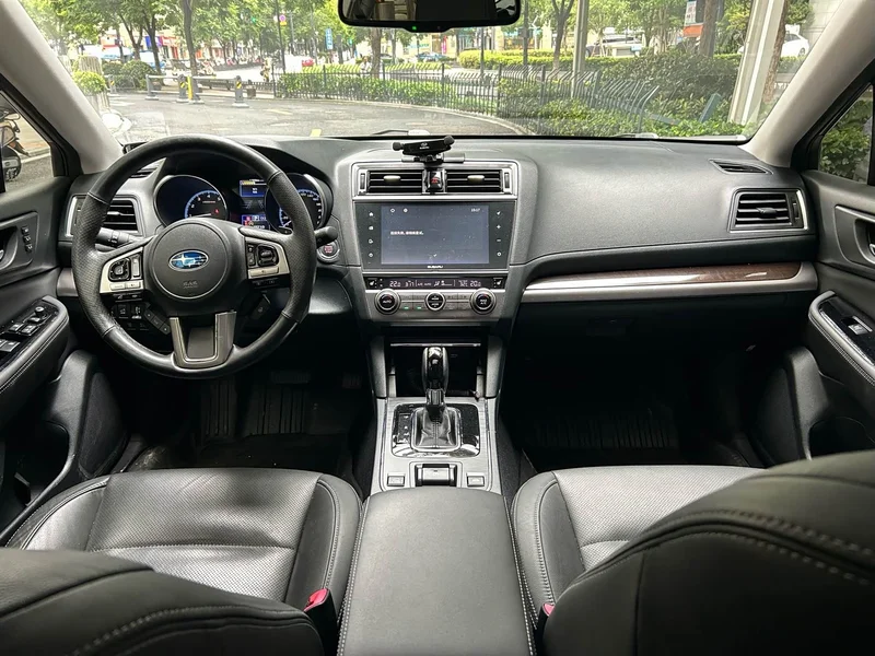 Subaru Outback — фото 14