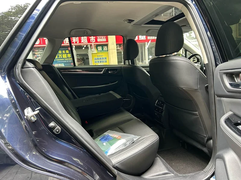 Subaru Outback — фото 15