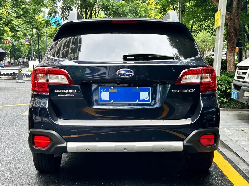 Subaru Outback — фото 5