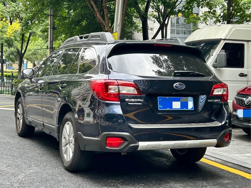Subaru Outback — фото 6