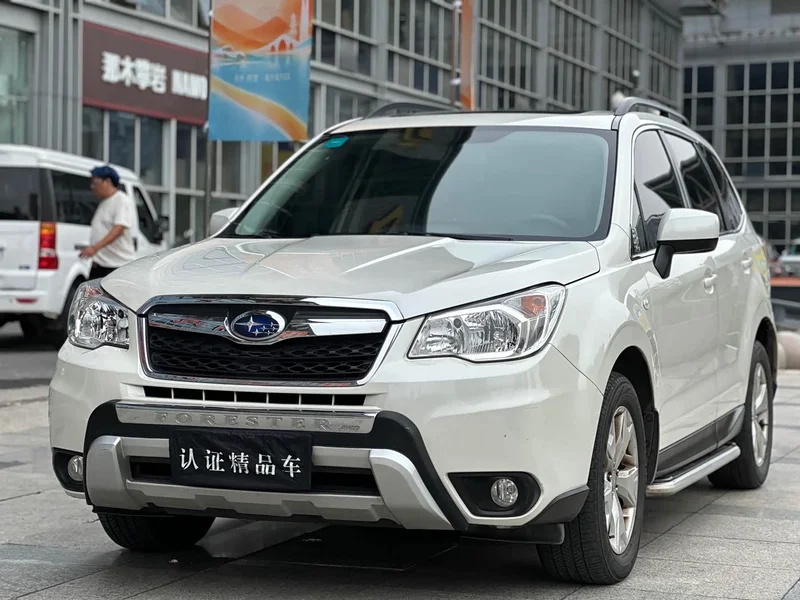Subaru Forester — фото 1