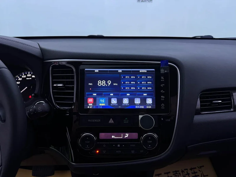 Mitsubishi Outlander — фото 21