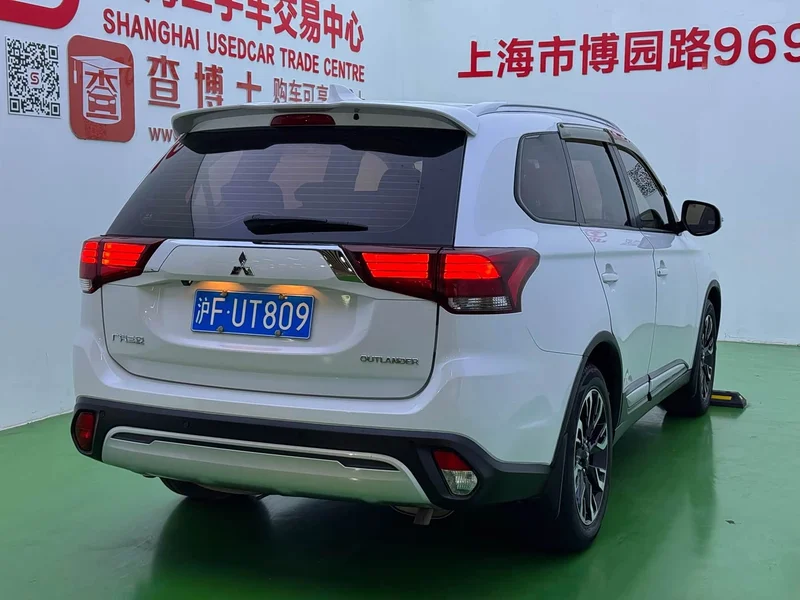 Mitsubishi Outlander — фото 27