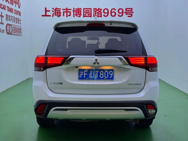 Mitsubishi Outlander — фото 28