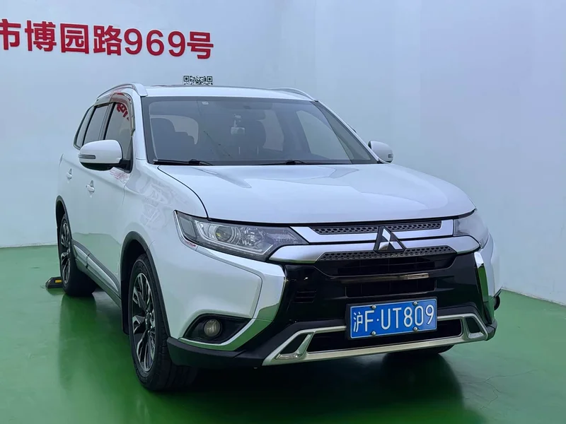 Mitsubishi Outlander — фото 3