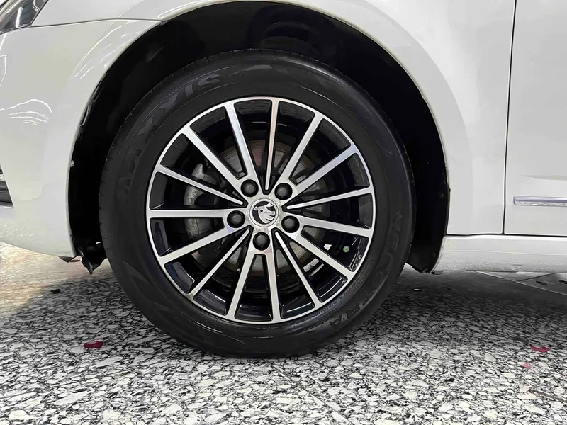 Volkswagen Octavia — фото 15