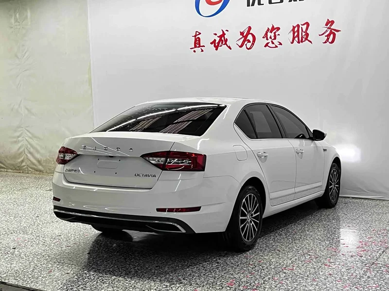 Volkswagen Octavia — фото 18