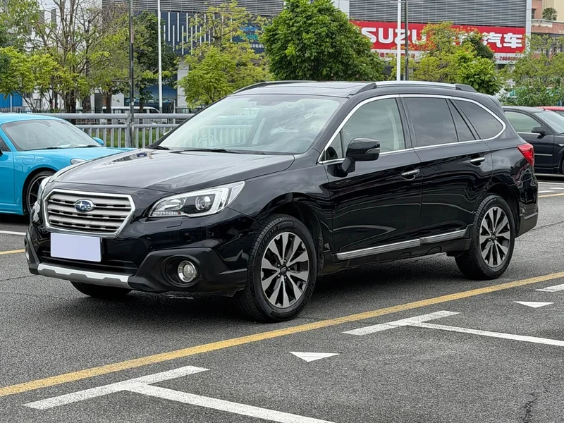 Subaru Outback — фото 1