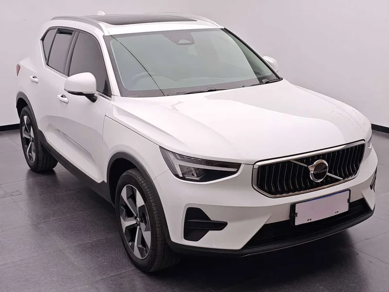 Volvo XC40 — фото 3
