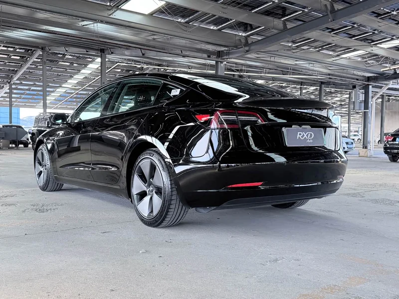 Tesla Model 3 — фото 3