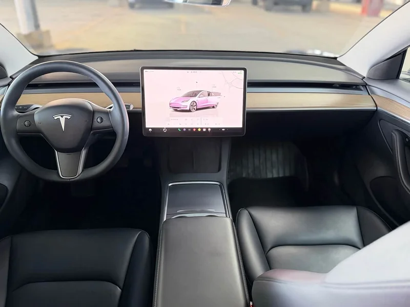 Tesla Model 3 — фото 7