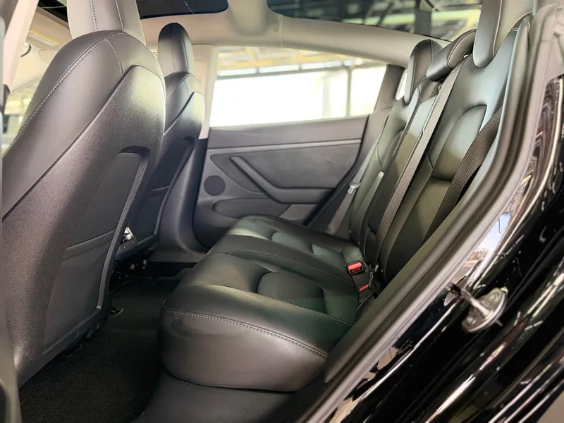 Tesla Model 3 — фото 10