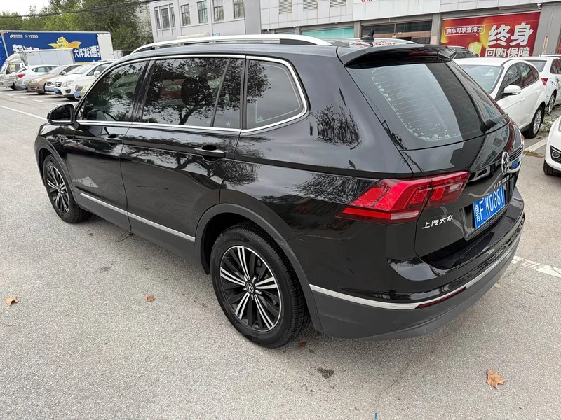 Volkswagen Tiguan L — фото 6