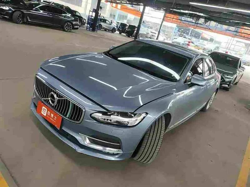 Volvo S90 — фото 1