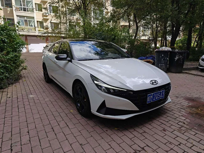 Hyundai Elantra — фото 3