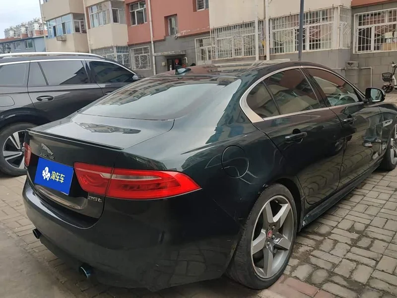Jaguar XE — фото 3