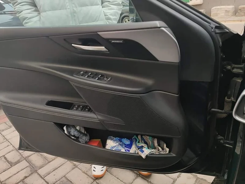 Jaguar XE — фото 7