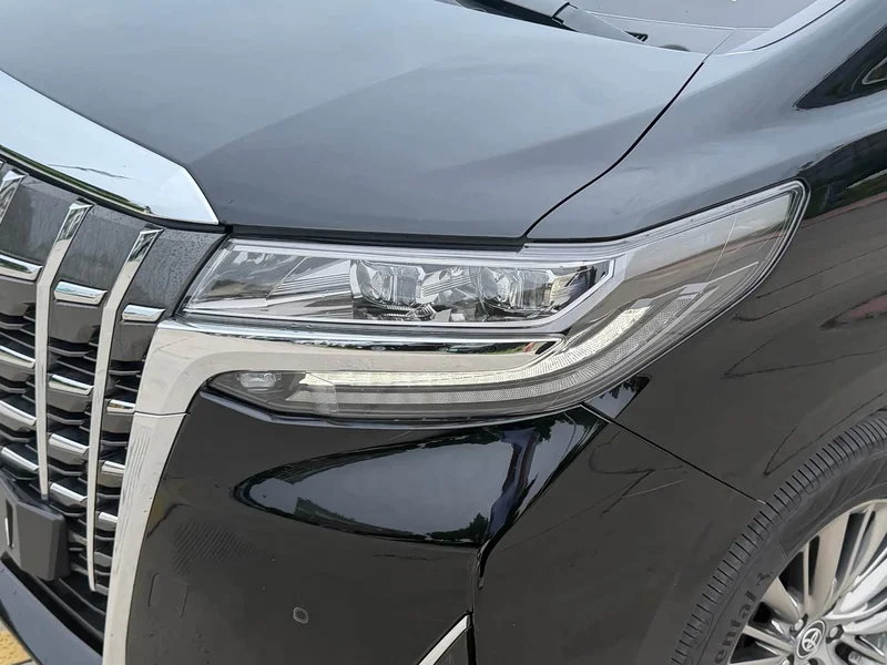 Toyota Alphard — фото 8