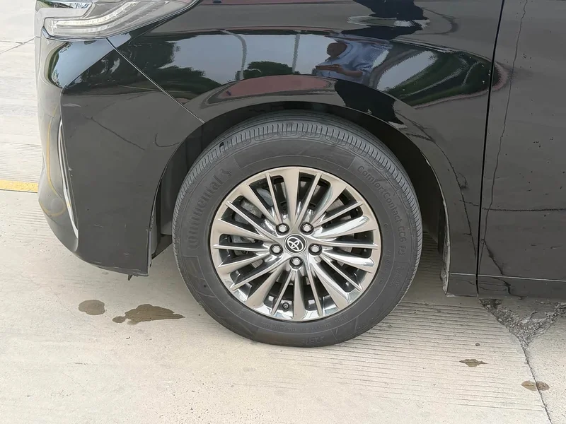 Toyota Alphard — фото 9