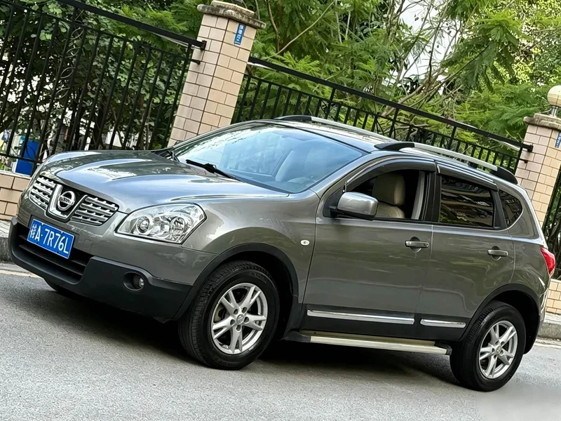 Nissan Qashqai — фото 1