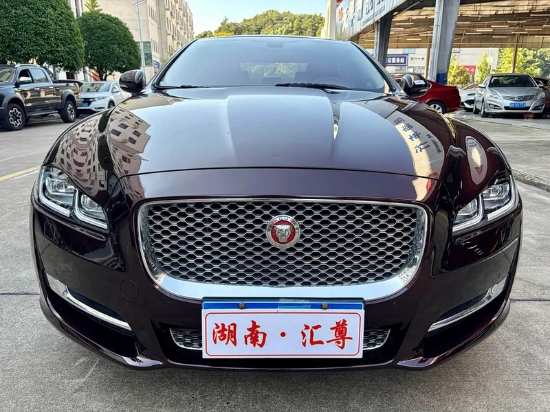Jaguar XJ — фото 2