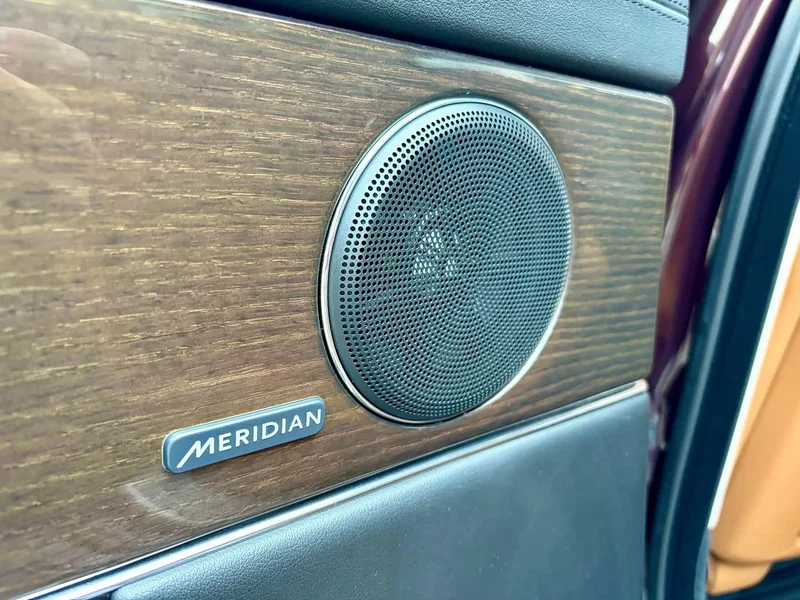 Jaguar XJ — фото 8