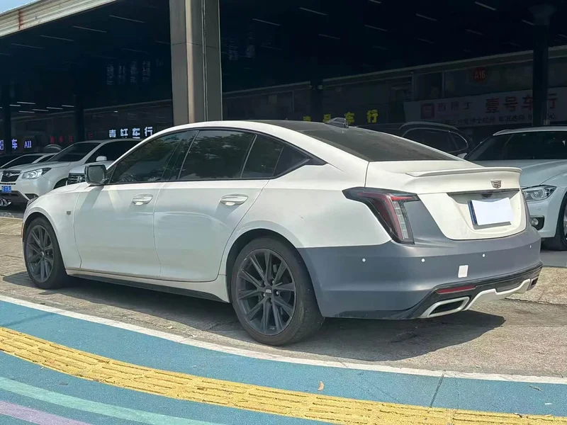 Cadillac CT5 — фото 13