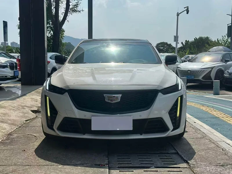 Cadillac CT5 — фото 2