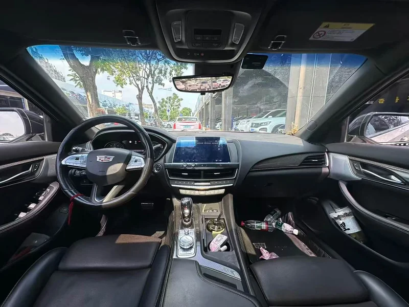 Cadillac CT5 — фото 8