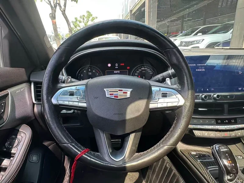 Cadillac CT5 — фото 10