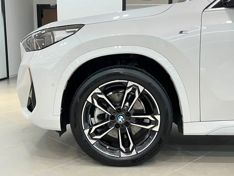 BMW X1 — фото 5