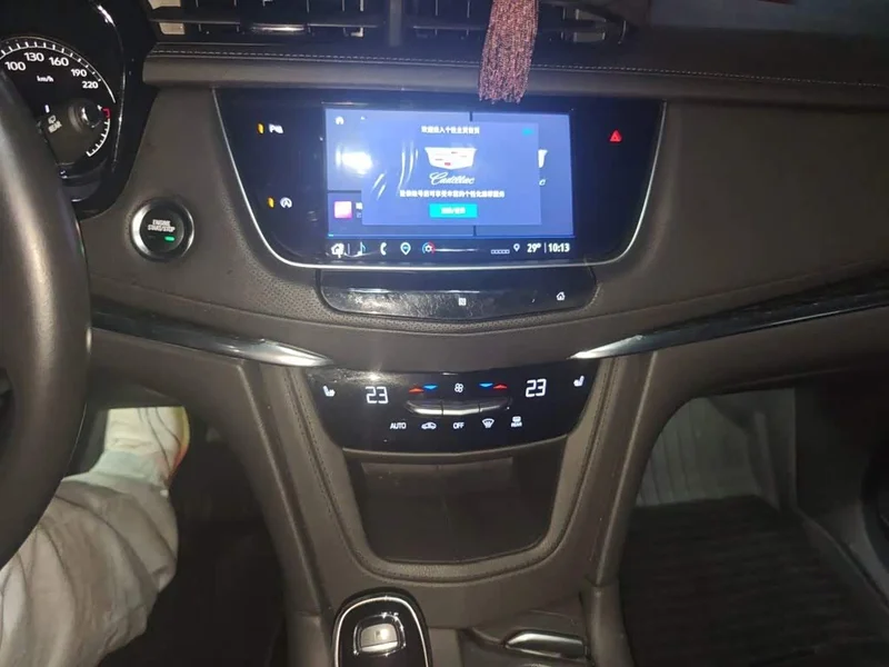 Cadillac XT5 — фото 14