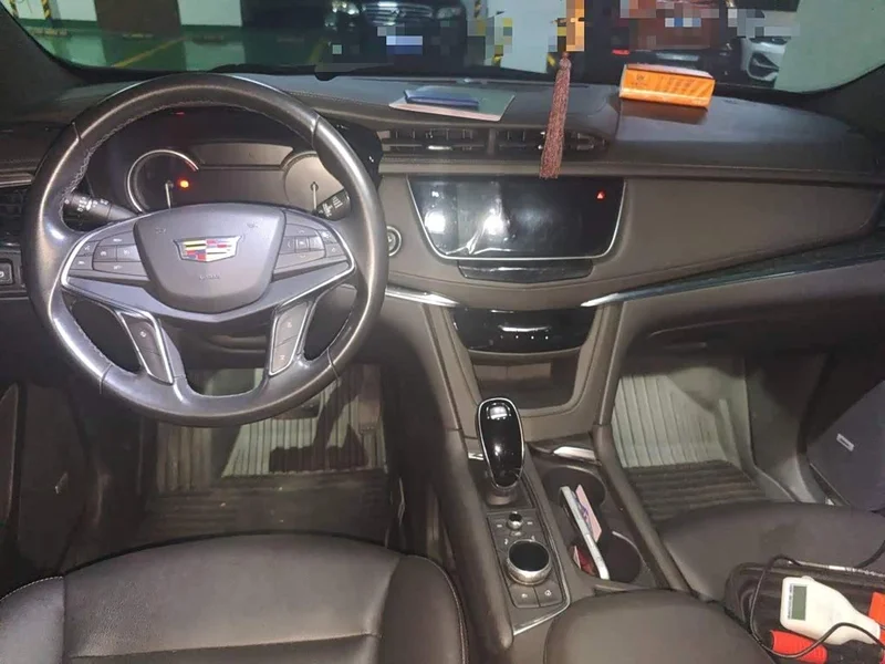 Cadillac XT5 — фото 10