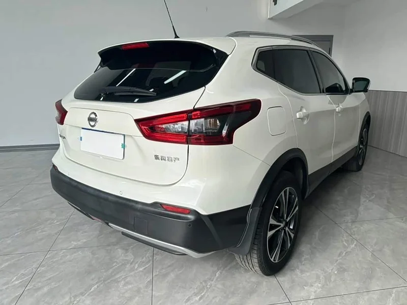 Nissan Qashqai — фото 6