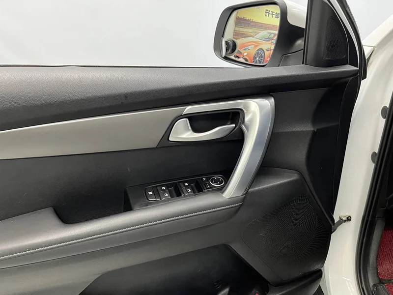 Kia Sportage — фото 6