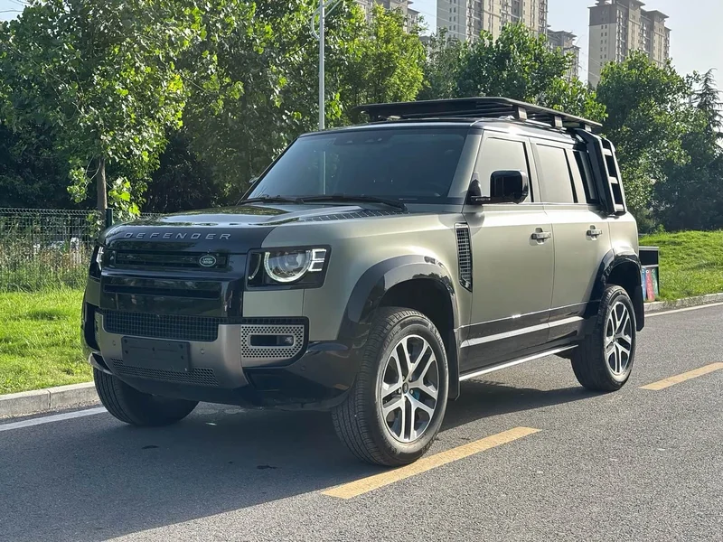 Land Rover Defender — фото 1