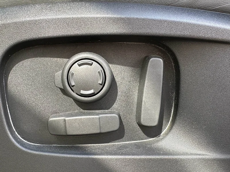 Land Rover Defender — фото 11