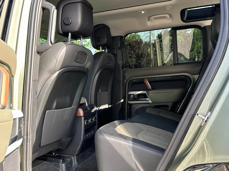 Land Rover Defender — фото 12