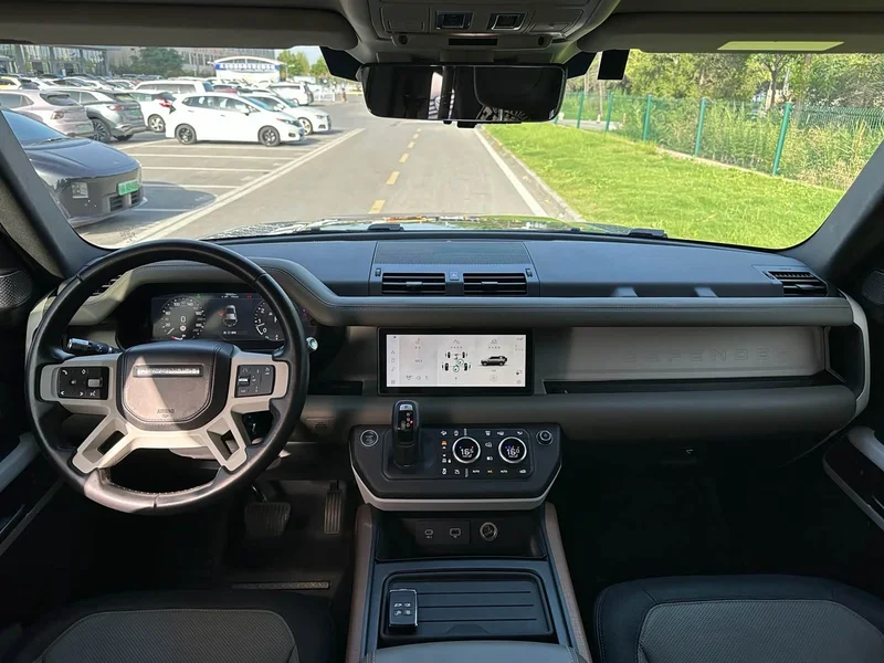 Land Rover Defender — фото 15