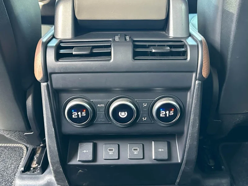 Land Rover Defender — фото 16