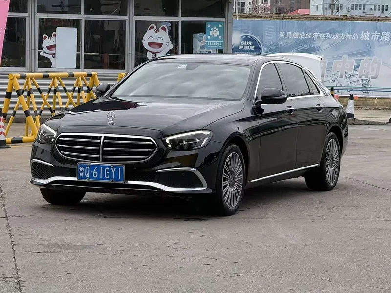 Mercedes-Benz E-Class — фото 1