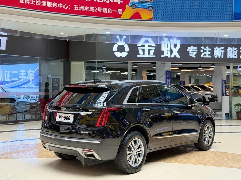 Cadillac XT5 — фото 6