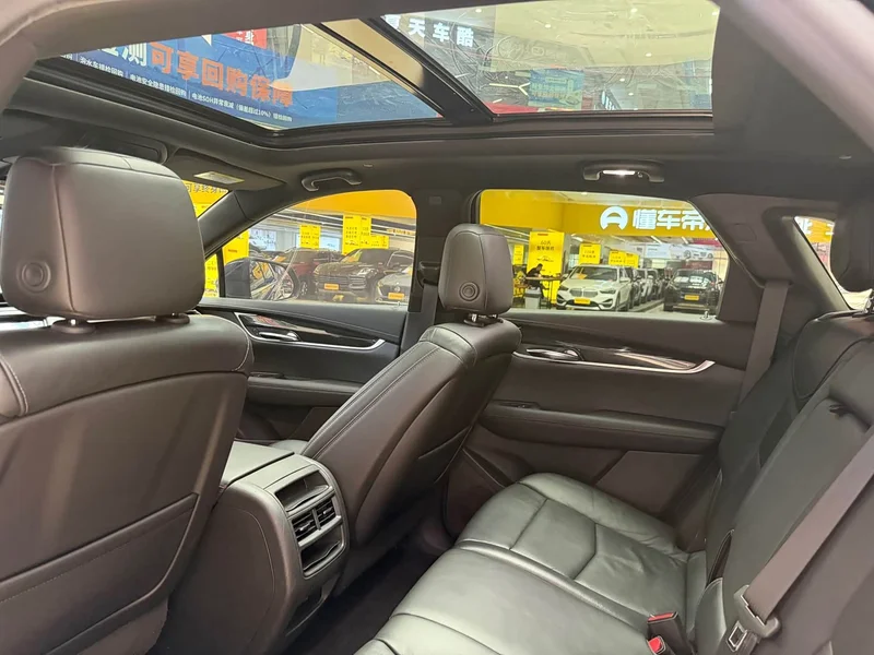 Cadillac XT5 — фото 8