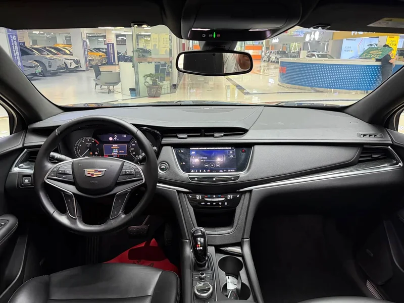 Cadillac XT5 — фото 9