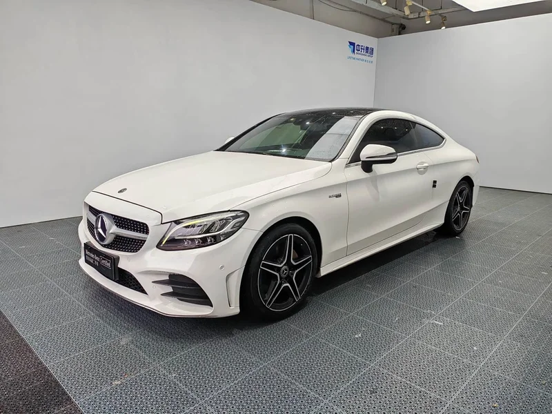 Mercedes-Benz C-Class — фото 1