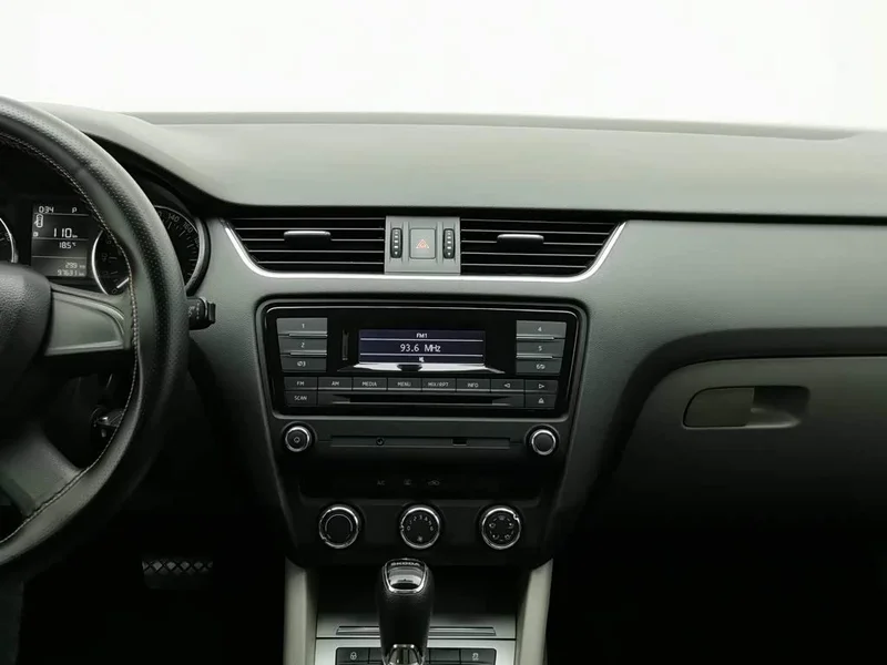 Volkswagen Octavia — фото 12