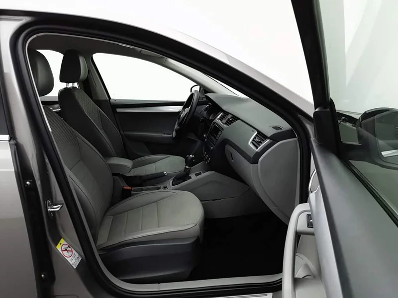 Volkswagen Octavia — фото 23